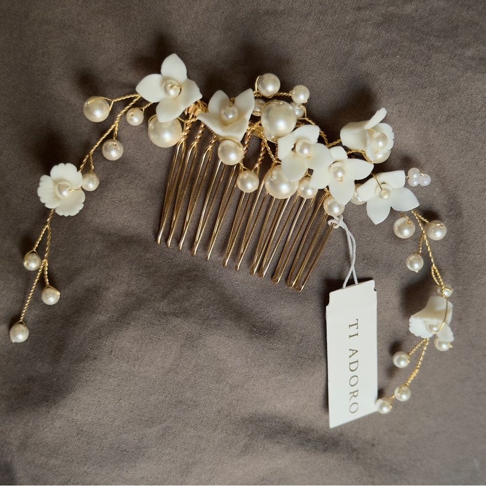 Ti Adoro bridal Gold and White ceramic Floral Hair Comb